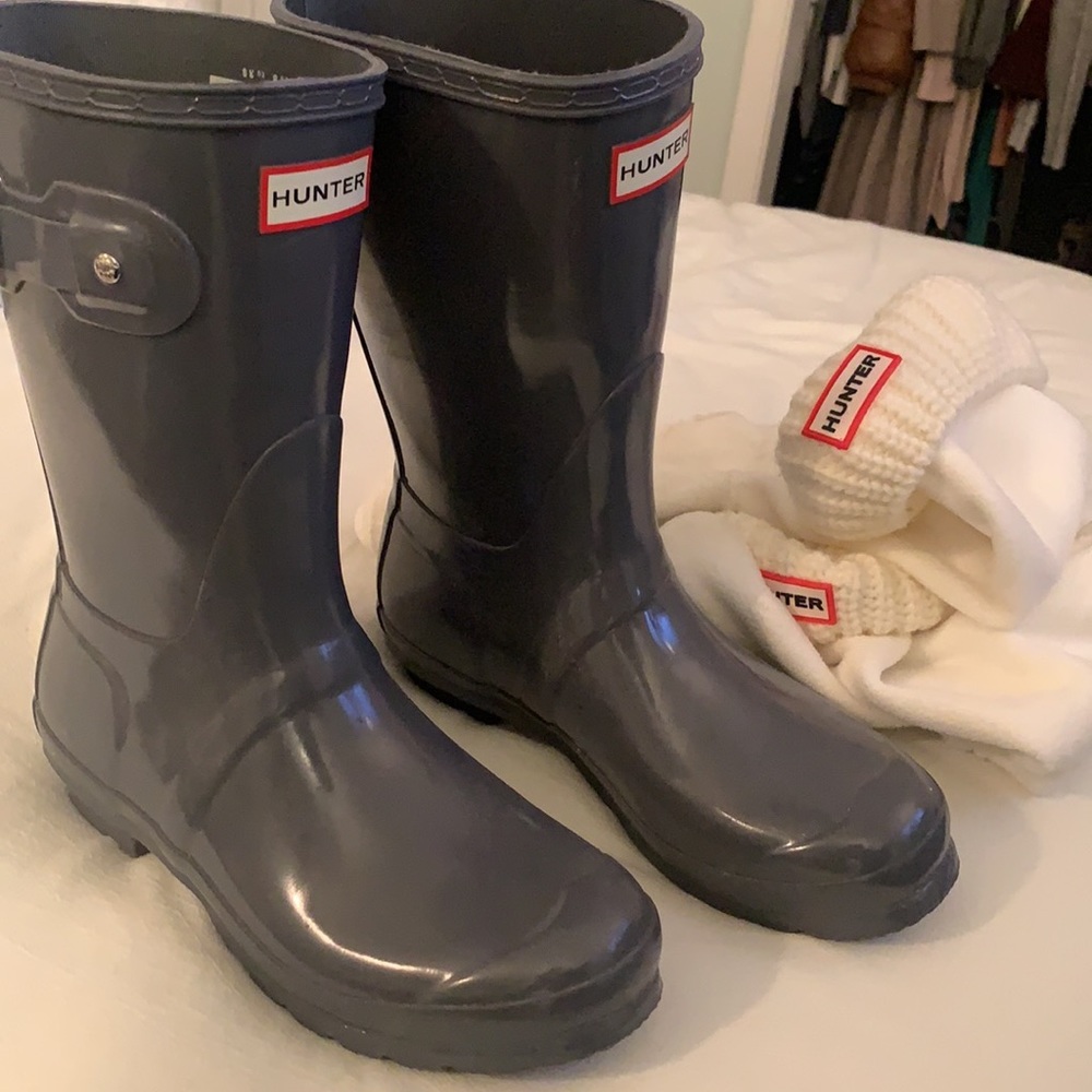 Like new Hunter Short Rainboots - Gloss Gray